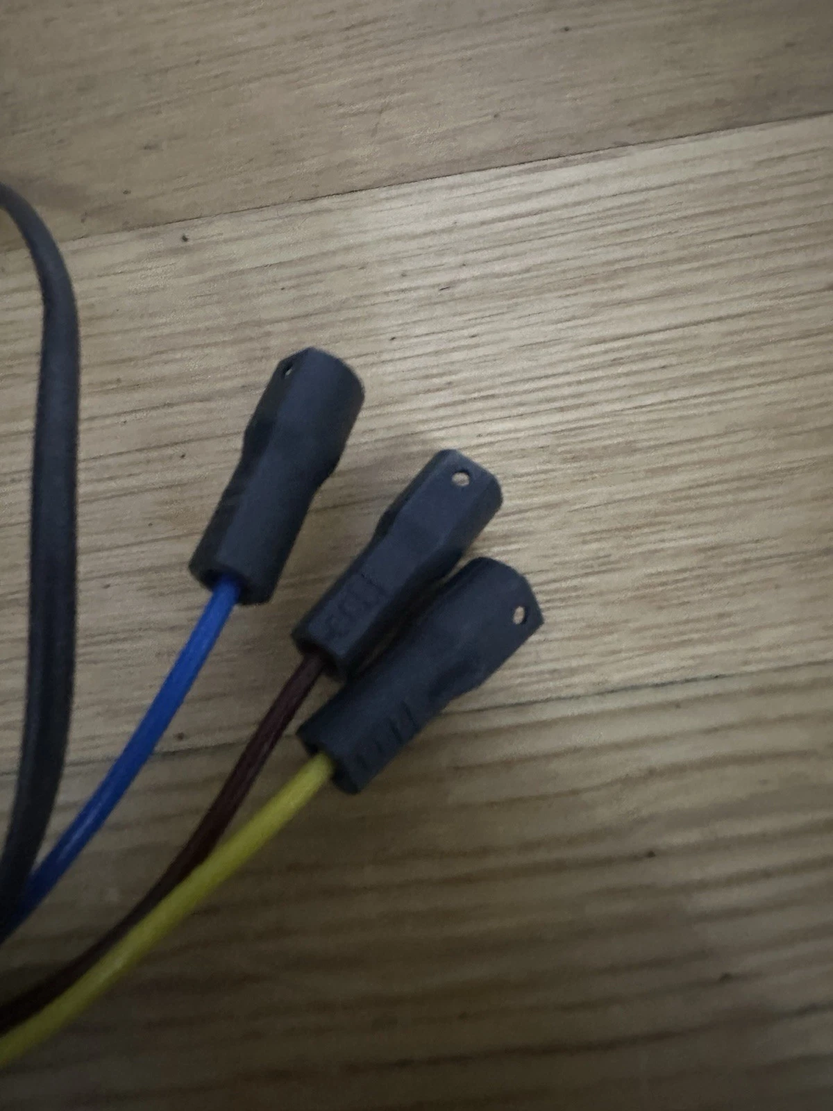 G30-Motor-Stecker.webp