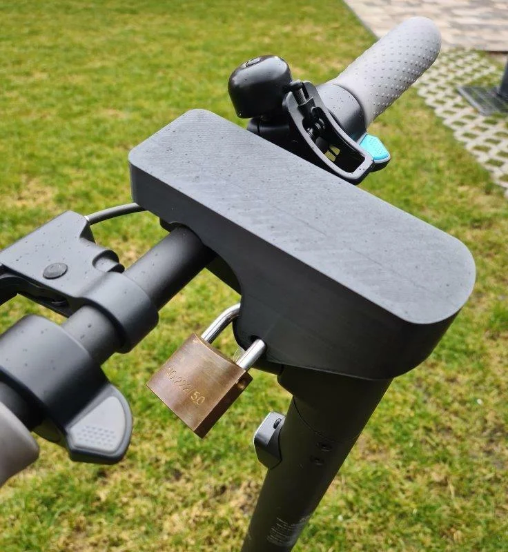 Dashboard-Verhüterli_per_3D-Druck_1-3.webp