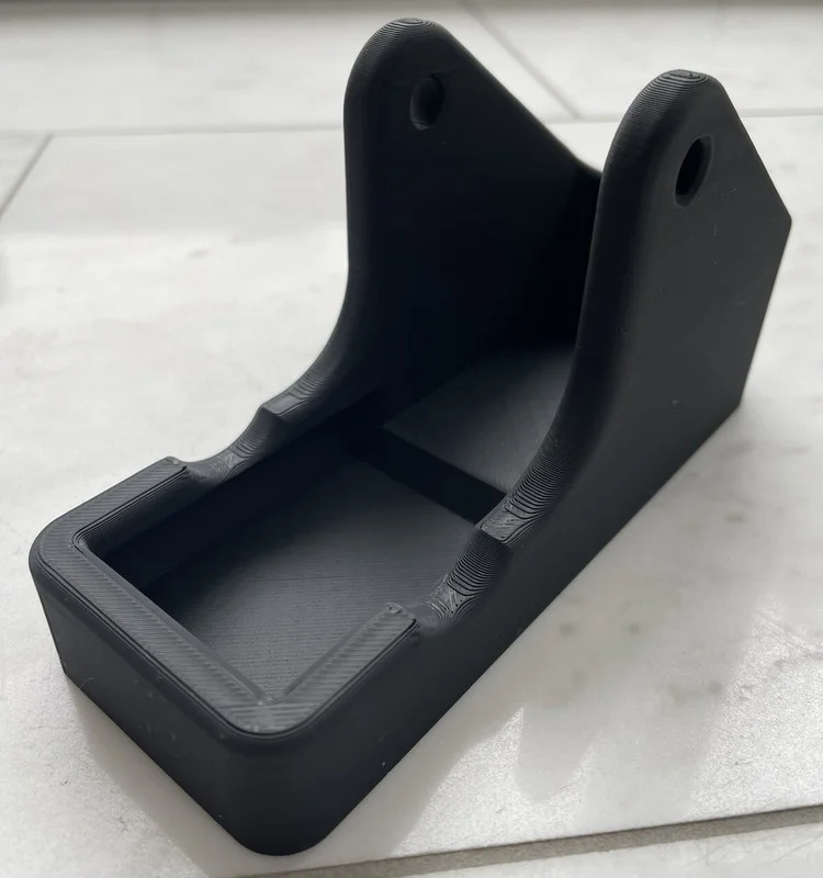 Dashboard-Verhüterli_per_3D-Druck_2-3_.webp